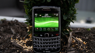 BlackBerry Bold 9700 Impressions: Small and Chirpy, Like a Black Hummingbird